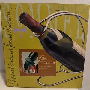 Wine Bottle Holder with Pourer